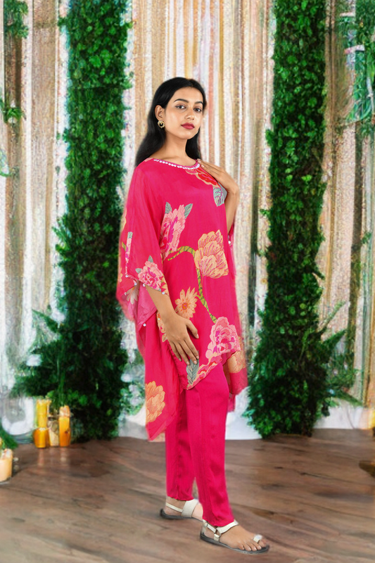 How to Style a Traditional Saree for a Modern Look