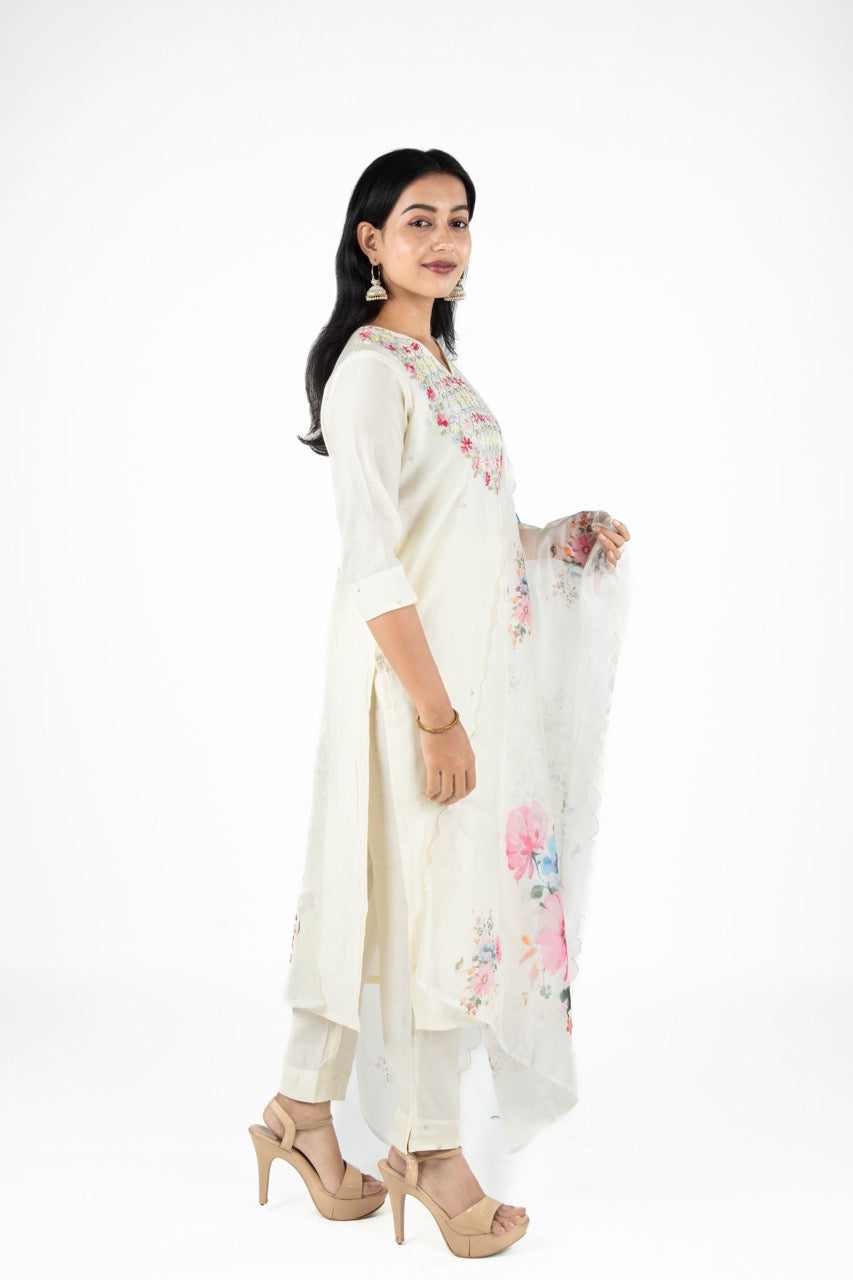 Thread Embroidery Cut Dana Muslin Full Suit with Floral Organza Dupatta Suit